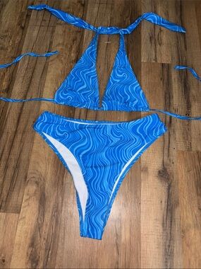 Blue Wavy Print Bikini Set